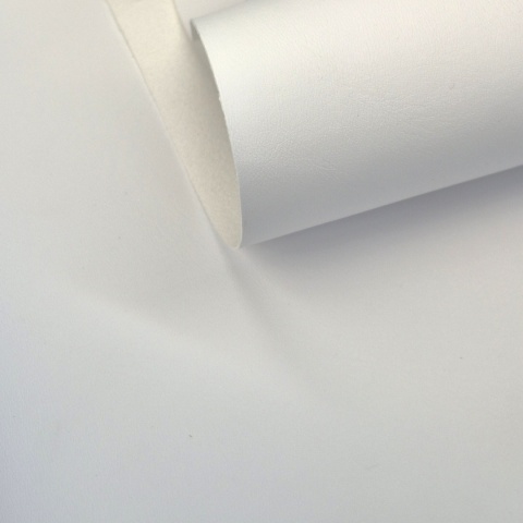 Efektowny wygląd, doskonale imitujący naturalną skórę