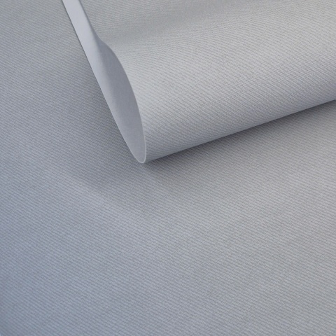 Materiał jest produkowany na tkaninie wiskozowej, pokrytej warstwą poliuretanu